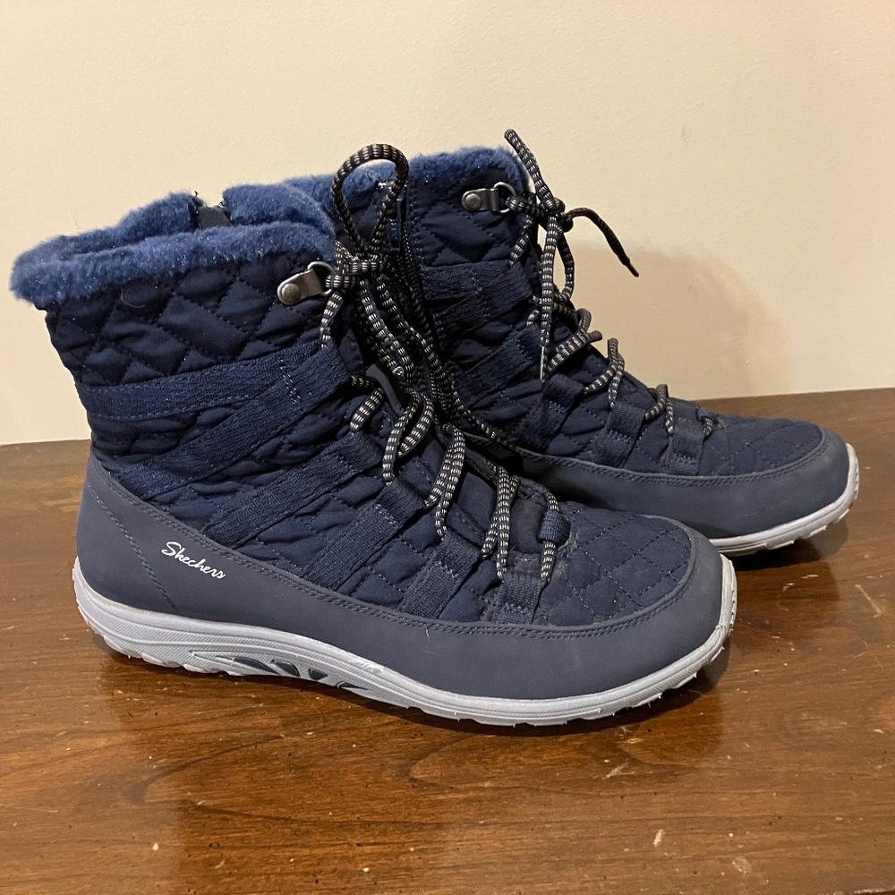 🥾SKECHERS EASY GOING MORO STREET BOOT, WOMENS 9.5, NAVY BLUE, FAUX FUR LINED